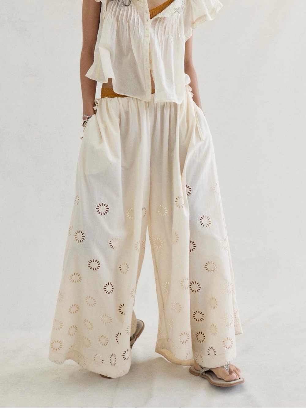 NWT Free People Sweet Serenade Wide Leg Eyelet Pants - Sandshore Ivory Size 6